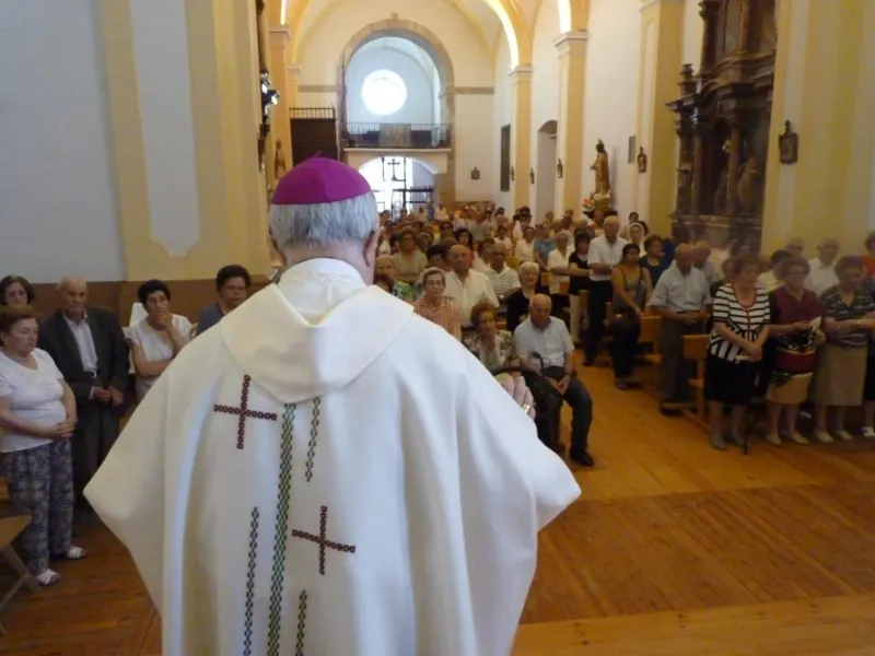 Eucaristía y unción en la iglesia de Villarrín