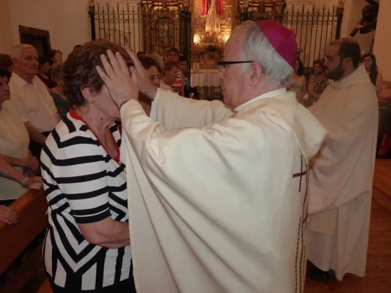 Eucaristía y unción en la iglesia de Villarrín