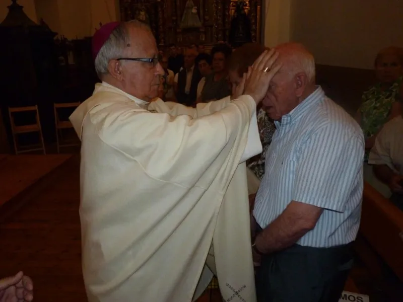 Eucaristía y unción en la iglesia de Villarrín