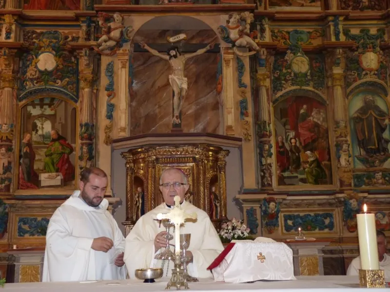 Eucaristía y unción en la iglesia de Villarrín
