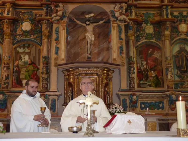 Eucaristía y unción en la iglesia de Villarrín