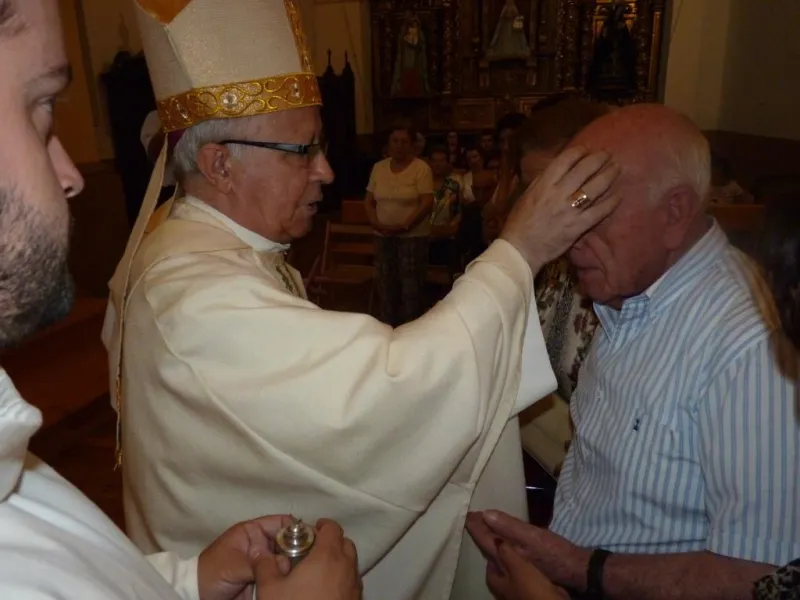 Eucaristía y unción en la iglesia de Villarrín