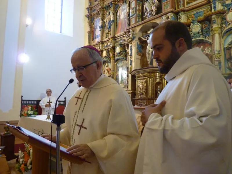 Eucaristía y unción en la iglesia de Villarrín