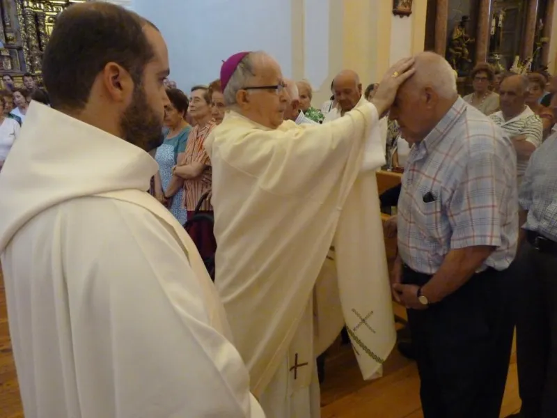 Eucaristía y unción en la iglesia de Villarrín