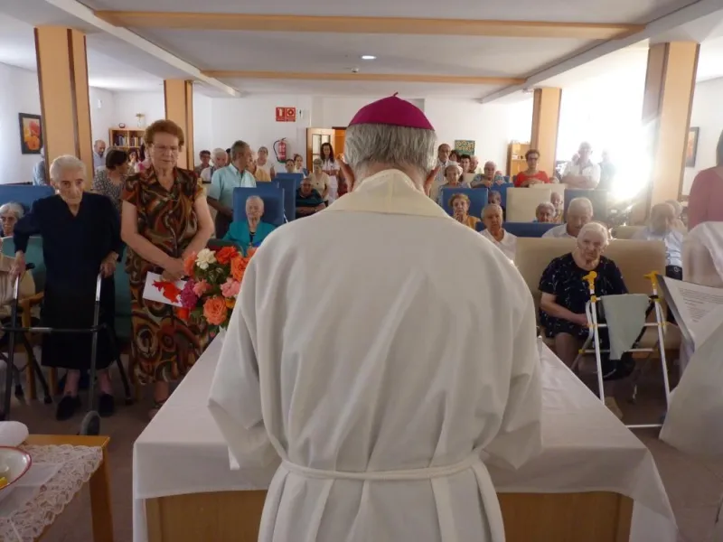 Unción de enfermos en la Residencia de Villarrín
