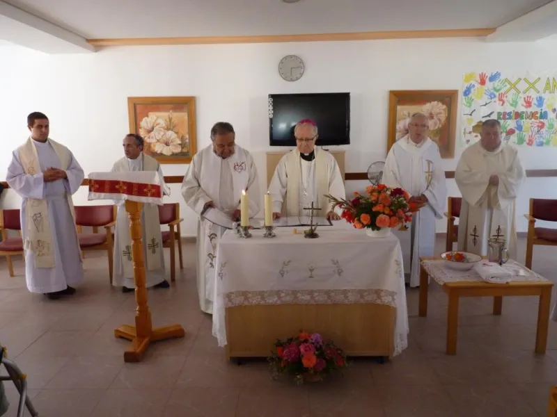 Unción de enfermos en la Residencia de Villarrín