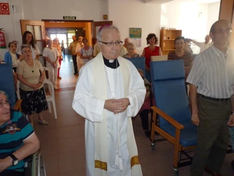 Unción de enfermos en la Residencia de Villarrín