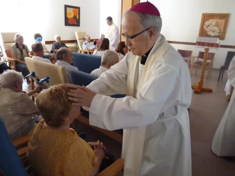 Unción de enfermos en la Residencia de Villarrín