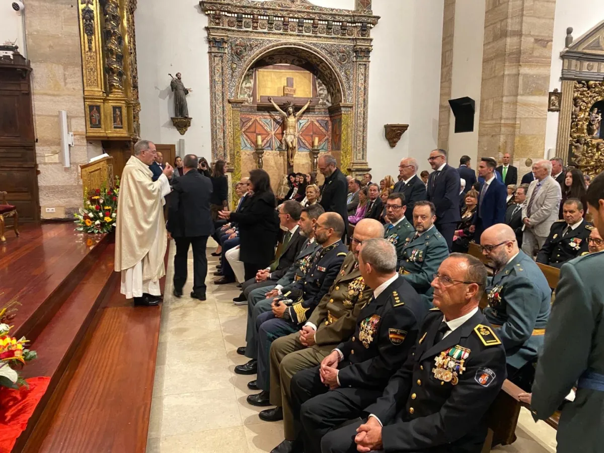 Misa en honor de la Virgen del Pilar, patrona de la Guardia Civil