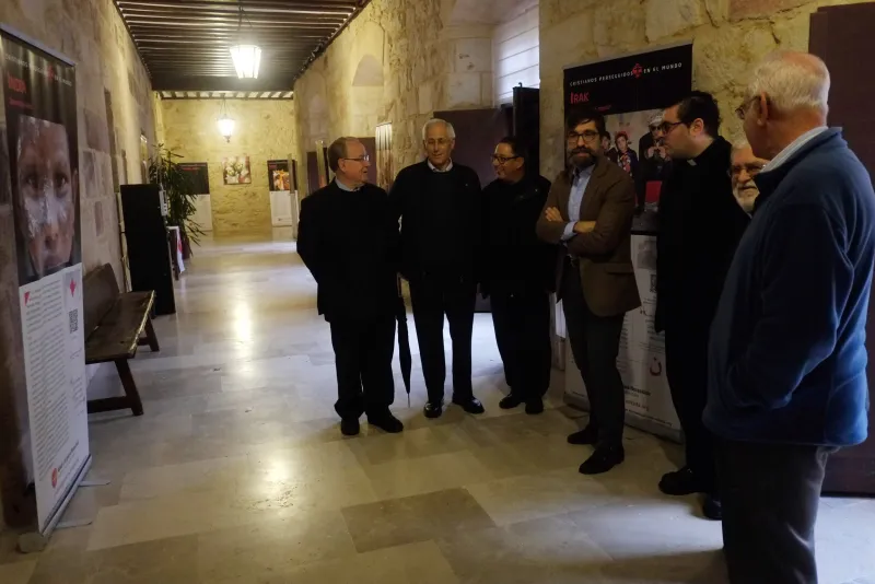 Exposición sobre los cristianos perseguidos