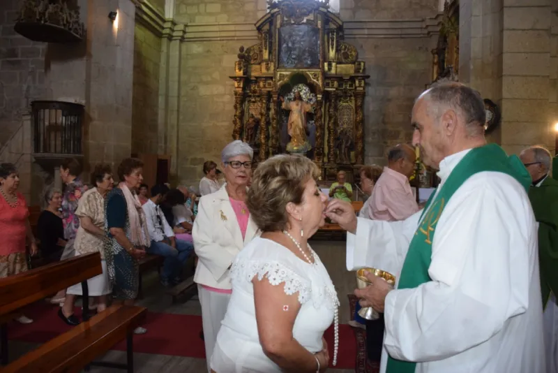 El obispo en Fermoselle tras el incendio