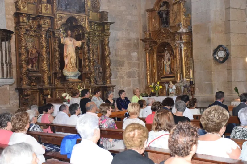 El obispo en Fermoselle tras el incendio