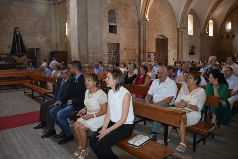 El obispo en Fermoselle tras el incendio