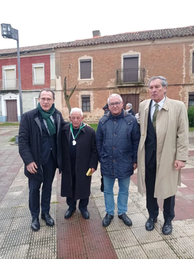 Villanueva del Campo reconoce a don Abelardo Febrero con la Medalla al Mérito Ciudadano