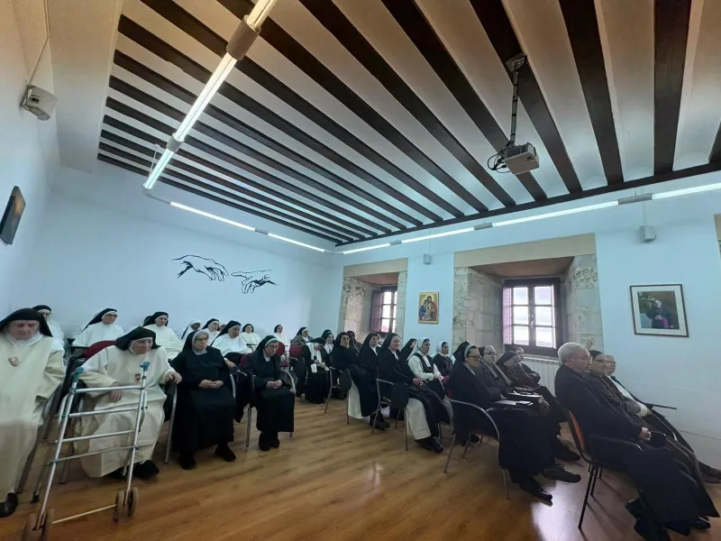El cardenal Ángel Fernández Artíme visita Zamora y mantiene un encuentro con la vida consagrada