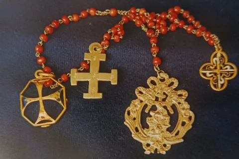 Collar de la Virgen de Muga de Alba