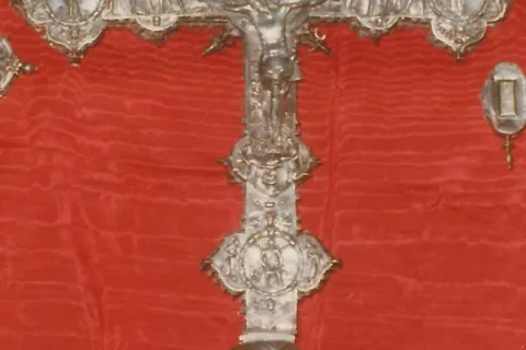 Cruz de la iglesia de San Nicolás de Castroverde de Campos