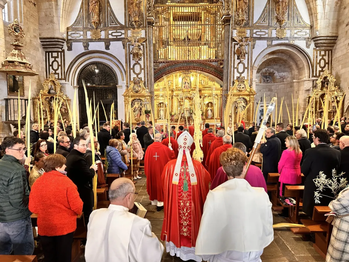 El obispo, Fernando Valera llama a Zamora a entrar en la Semana Santa con esperanza y caridad