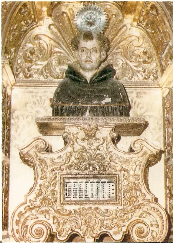 Busto y relicario
