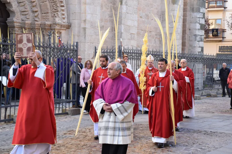 El obispo, Fernando Valera llama a Zamora a entrar en la Semana Santa con esperanza y caridad