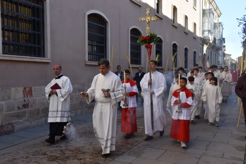 El obispo, Fernando Valera llama a Zamora a entrar en la Semana Santa con esperanza y caridad