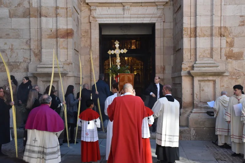 El obispo, Fernando Valera llama a Zamora a entrar en la Semana Santa con esperanza y caridad