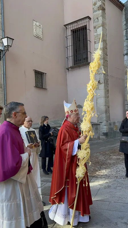 El obispo, Fernando Valera llama a Zamora a entrar en la Semana Santa con esperanza y caridad