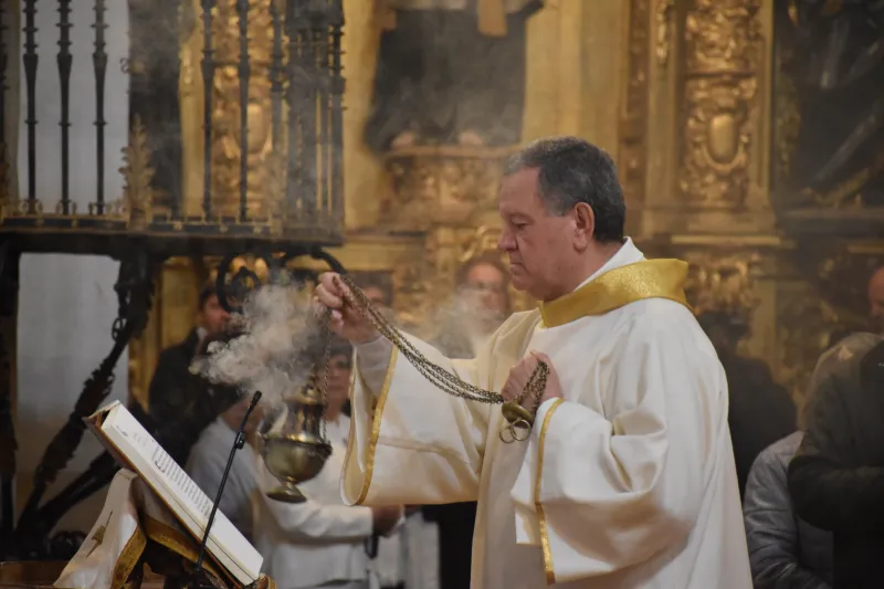 La iglesia de San Andrés reúne al presbiterio zamorano en torno a la Misa Crismal