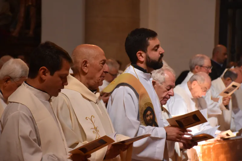La iglesia de San Andrés reúne al presbiterio zamorano en torno a la Misa Crismal