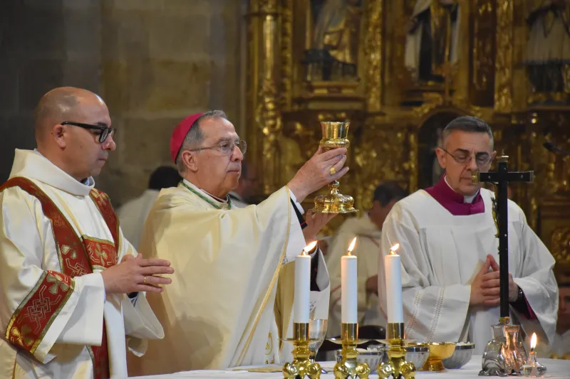 La Iglesia de Zamora culmina el Triduo Pascual con la alegría de la Resurrección
