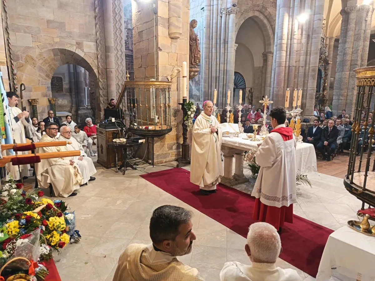 Benavente celebra la Veguilla con una llamada a ser bálsamo y esperanza