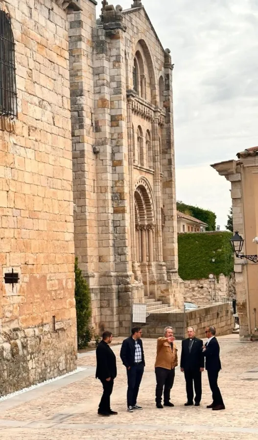 Inaugurado el nuevo paso peatonal que une la Puerta del Obispo y los Jardines de Baltasar Lobo