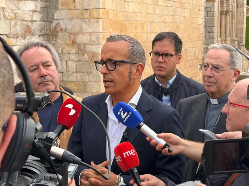 Inaugurado el nuevo paso peatonal que une la Puerta del Obispo y los Jardines de Baltasar Lobo