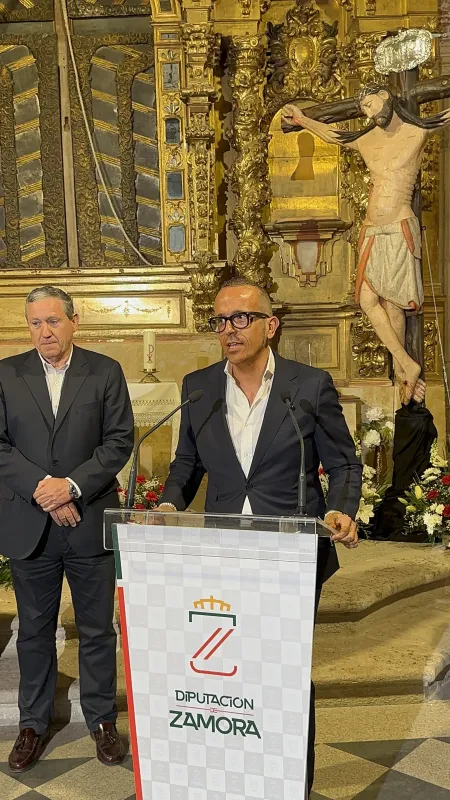 El Cristo de Morales recupera su luz tras su restauración