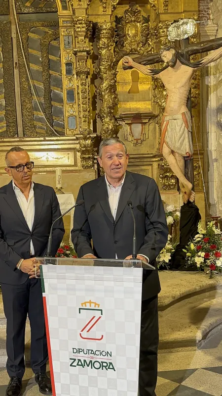 El Cristo de Morales recupera su luz tras su restauración