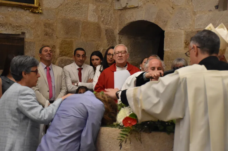 Treinta y tres adultos reciben el don del Espíritu en Pentecostés
