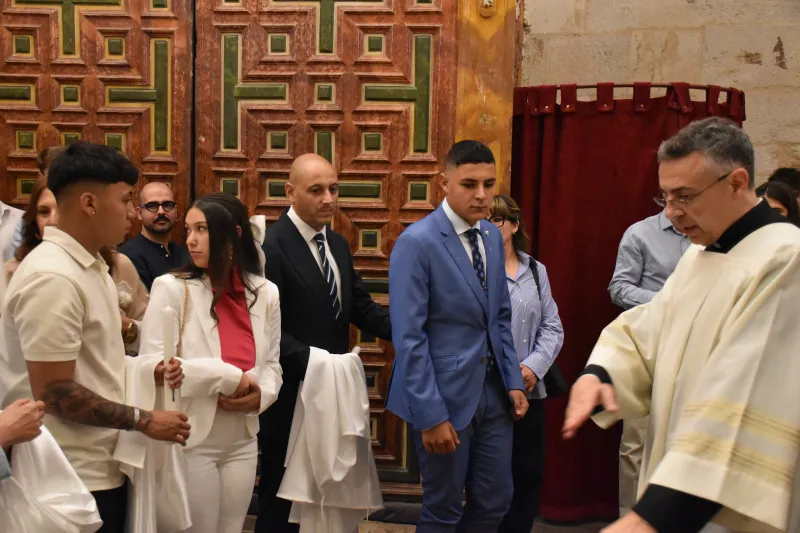 Treinta y tres adultos reciben el don del Espíritu en Pentecostés