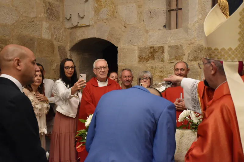 Treinta y tres adultos reciben el don del Espíritu en Pentecostés