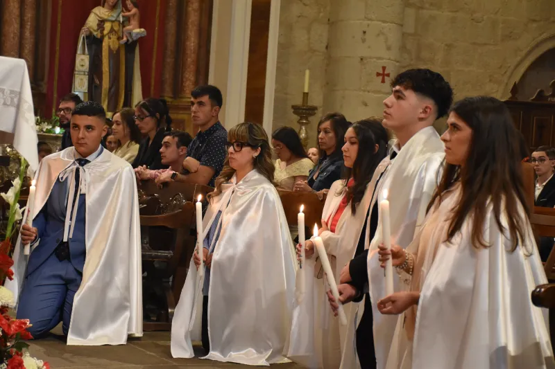 Treinta y tres adultos reciben el don del Espíritu en Pentecostés