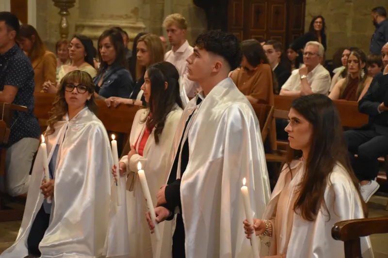 Treinta y tres adultos reciben el don del Espíritu en Pentecostés