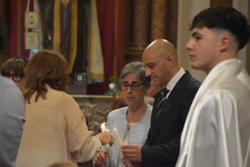 Treinta y tres adultos reciben el don del Espíritu en Pentecostés