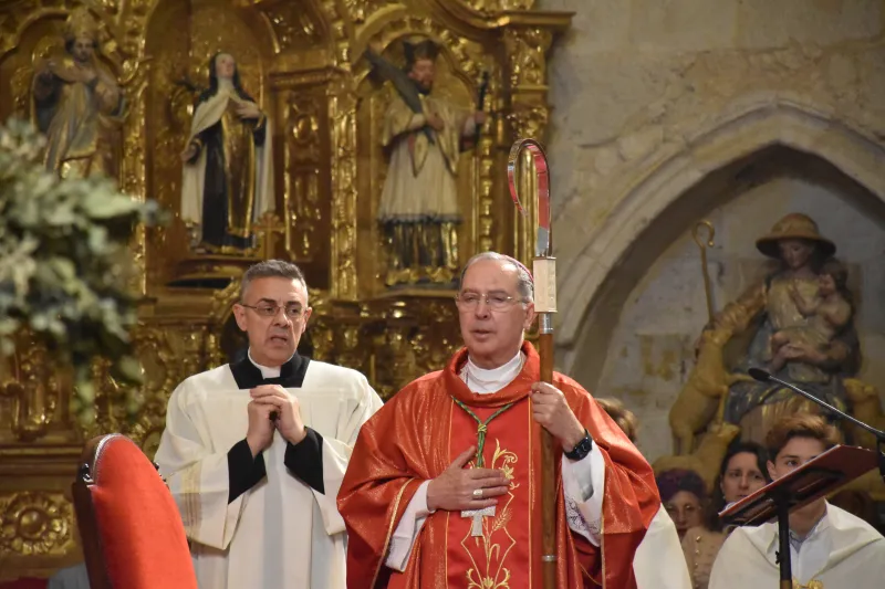 Treinta y tres adultos reciben el don del Espíritu en Pentecostés