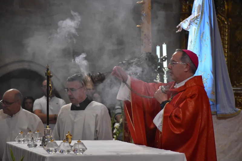 Treinta y tres adultos reciben el don del Espíritu en Pentecostés