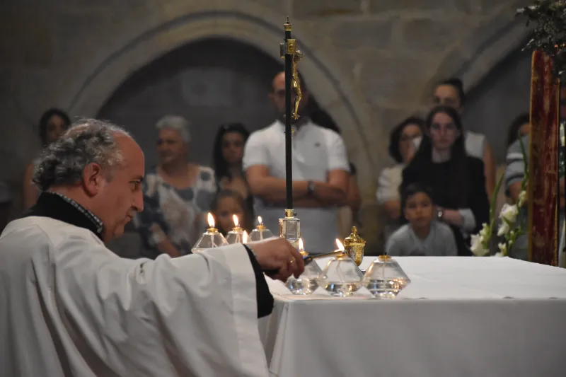 Treinta y tres adultos reciben el don del Espíritu en Pentecostés