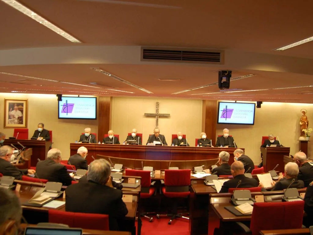 Monseñor Valera participa en la 118º plenaria de la CEE