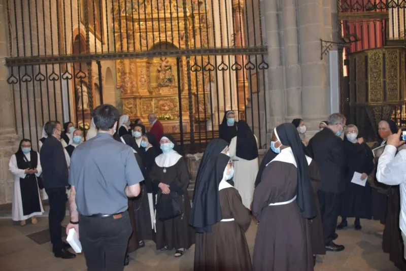 "La Iglesia necesita a la vida contemplativa"