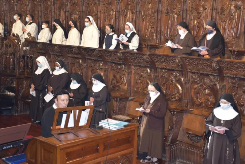 "La Iglesia necesita a la vida contemplativa"