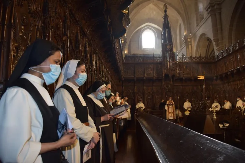 "La Iglesia necesita a la vida contemplativa"