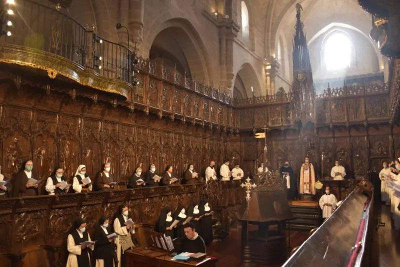 "La Iglesia necesita a la vida contemplativa"