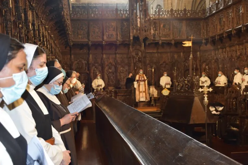 "La Iglesia necesita a la vida contemplativa"